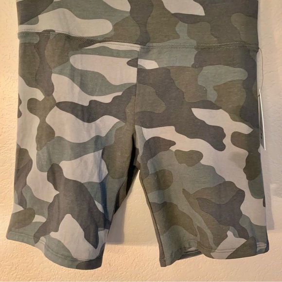 NWT Billabong Athletic Shorts Medium Olive Green Camo Biker Babe Cotton Stretch - Picture 4 of 14